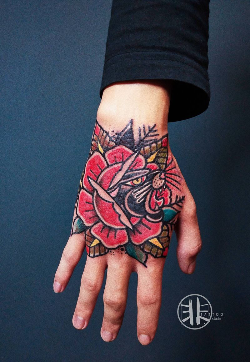 oldschool玫瑰花 手背纹身图片_手部Old SchoolNew School豹子玫瑰花纹身图案