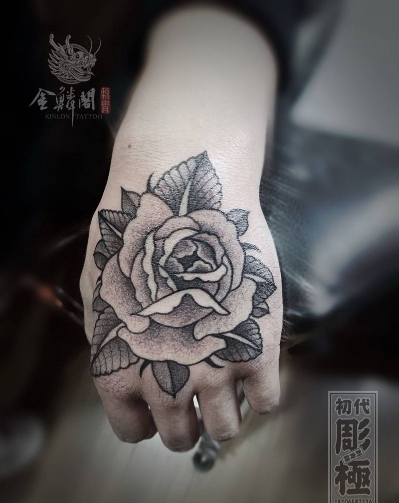 old school纹身图片_手部Old School纹身图案