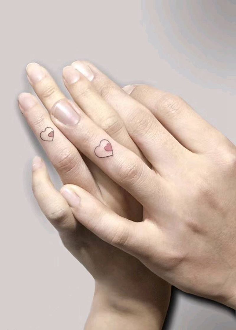 情侣纹身图片_手部小清新纹身图案