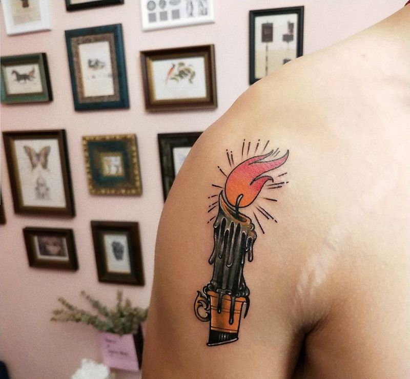 蜡烛纹身图片_肩部手臂New School蜡烛纹身图案