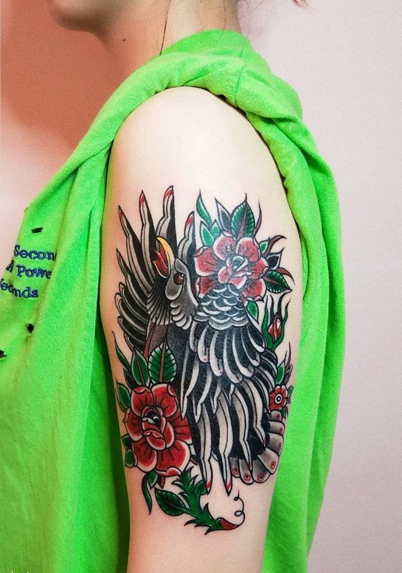 鹰纹身图片_手臂Old School鹰纹身图案