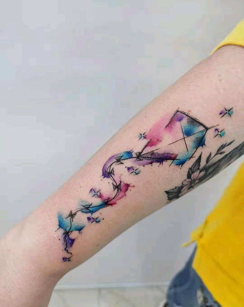 风筝纹身图片_手臂水彩小清新纹身图案