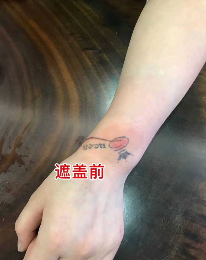 小遮盖纹身图片_手部黑灰纹身图案