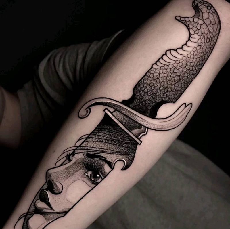 匕首纹身图片_手部New School黑灰纹身图案