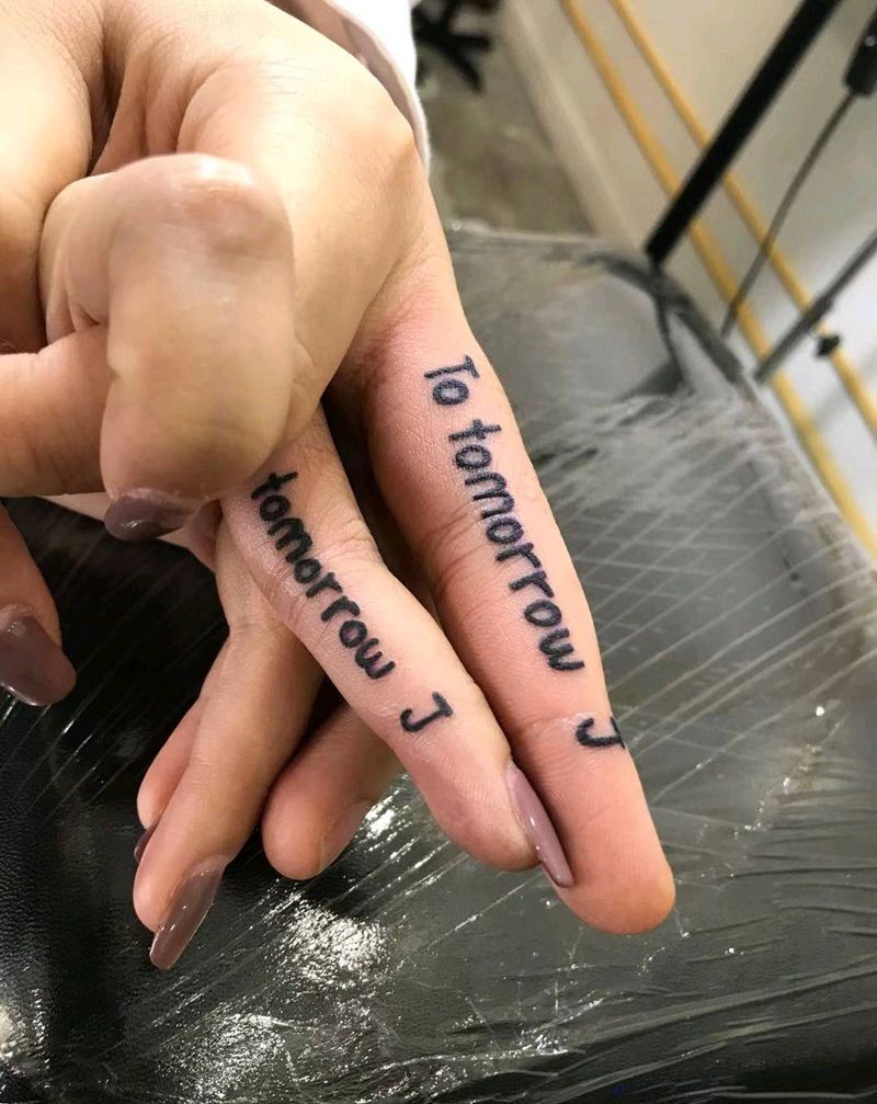 情侣纹身图片_手部小清新纹身图案