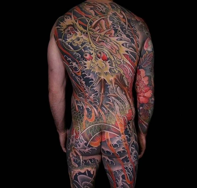 满背通体纹身图片_背部新传统纹身图案