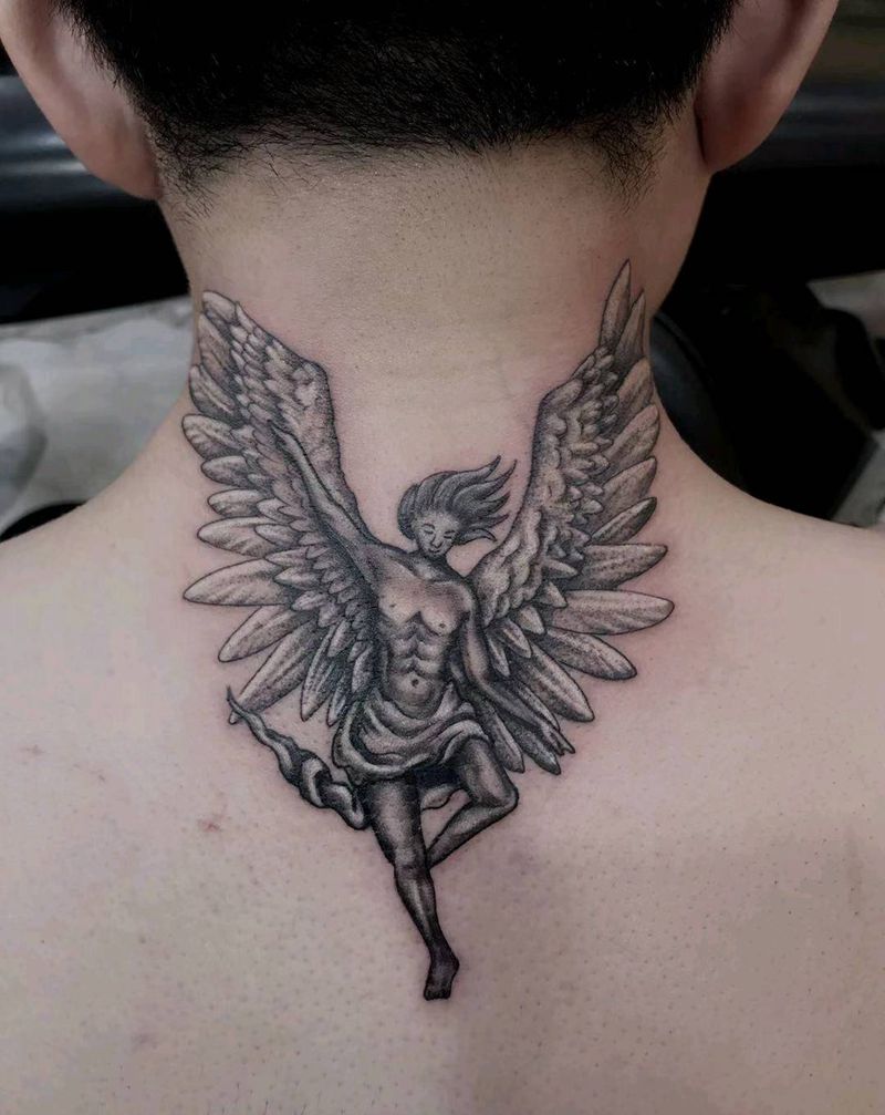 堕落天使纹身图片_背部欧美写实纹身图案