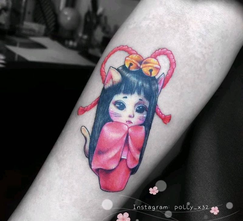 日本娃娃纹身图片_手臂New School水彩纹身图案