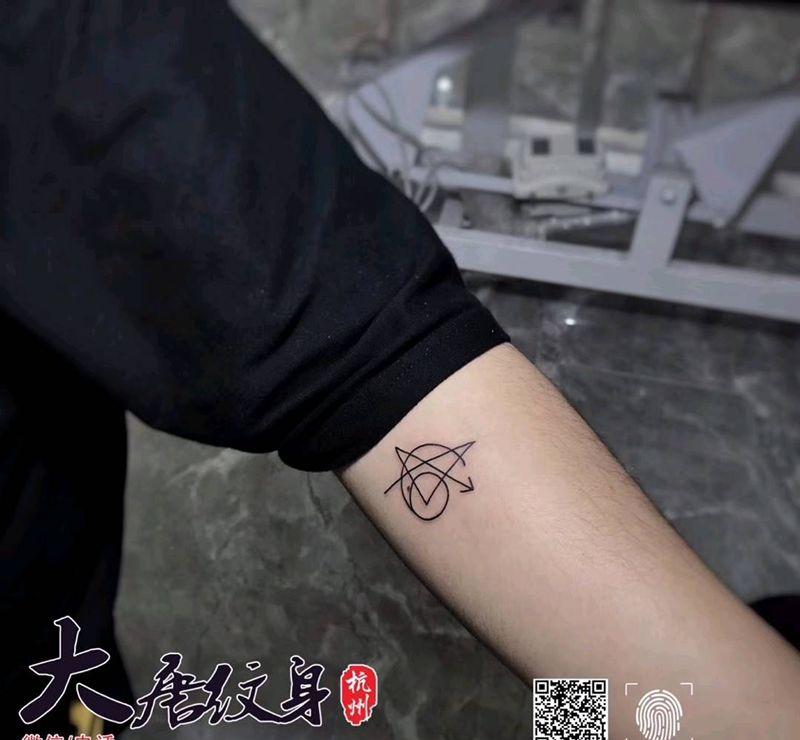 复仇者联盟纹身图片_手部小清新纹身图案