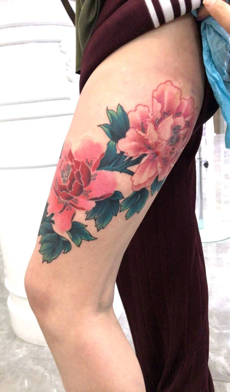 牡丹遮盖未完成纹身图片_腿部水彩新传统纹身图案
