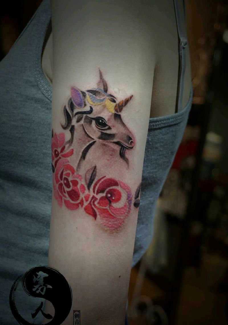 独角兽纹身图片_手臂欧美动物独角兽成品纹身图案