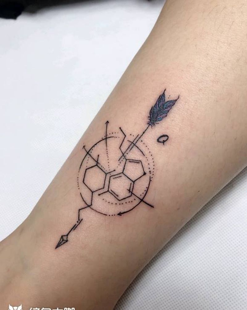 分子＋箭头纹身图片_腿部几何纹身图案