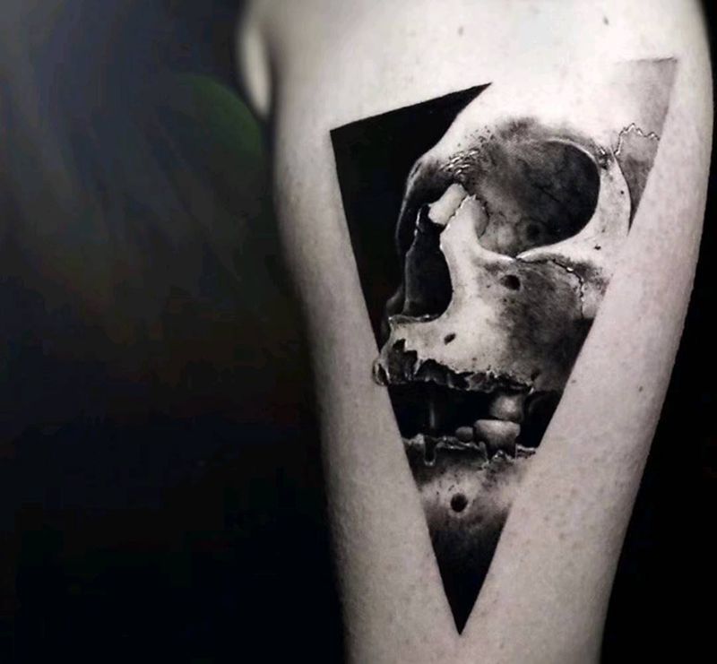 来自地狱的“天使”纹身图片_手臂欧美写实纹身图案