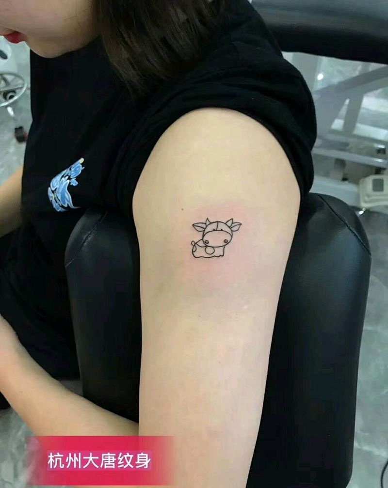 小奶牛纹身图片_手臂小清新纹身图案
