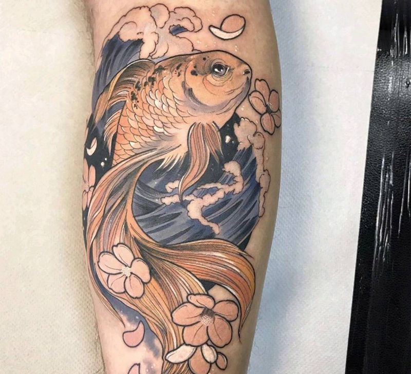 鱼纹身图片_腿部水彩传统纹身图案