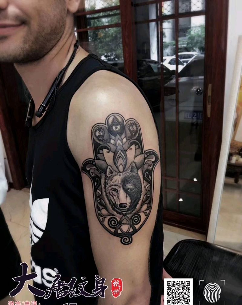 黑灰纹身图片_手臂纹身图案