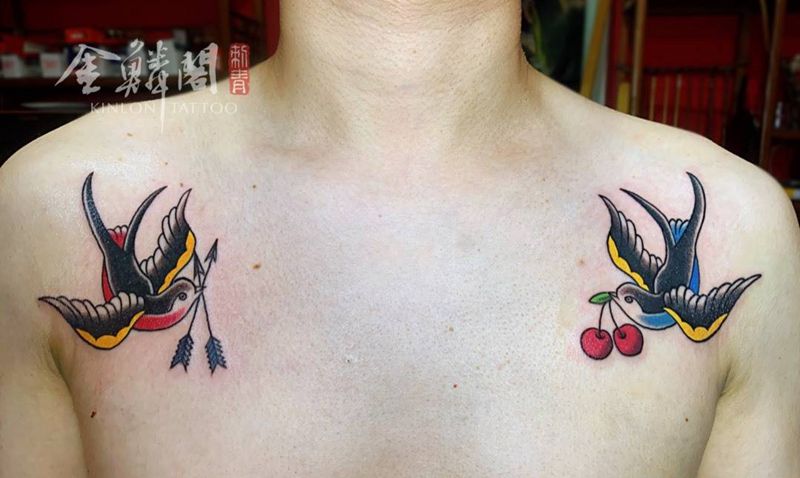 school燕子纹身图片_胸部Old School纹身图案