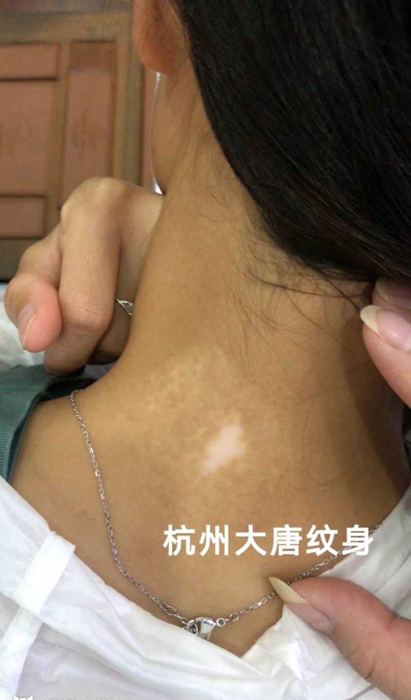 疤痕遮盖纹身图片_颈部水彩纹身图案