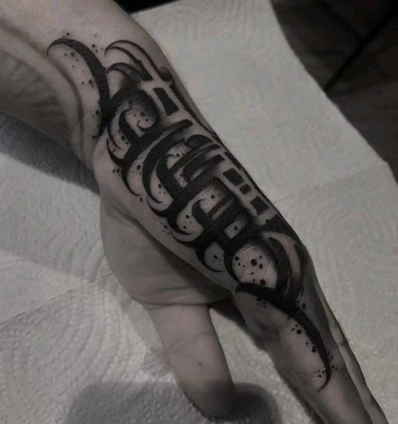 花体字纹身图片_手部花体字纹身图案