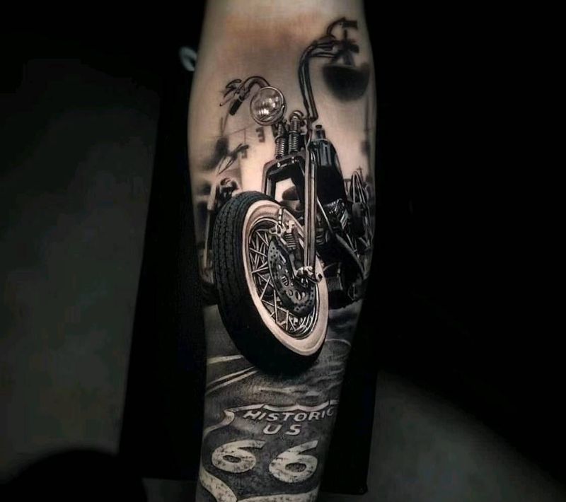 写实摩托车纹身图片_手臂欧美写实纹身图案