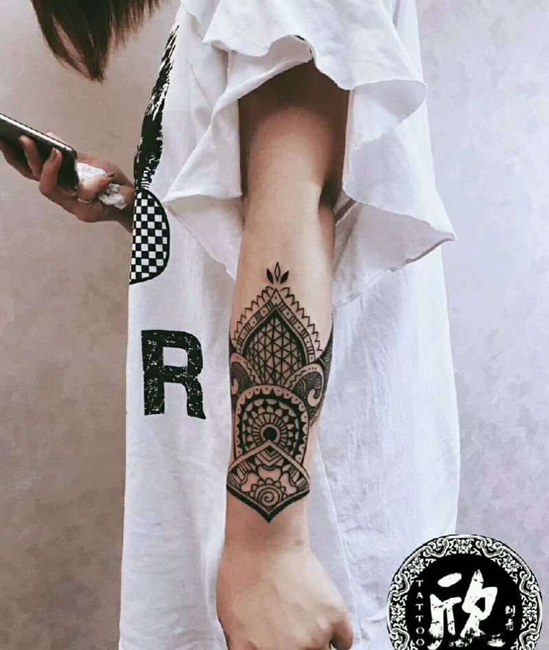 图腾纹身图片_手臂图腾纹身图案