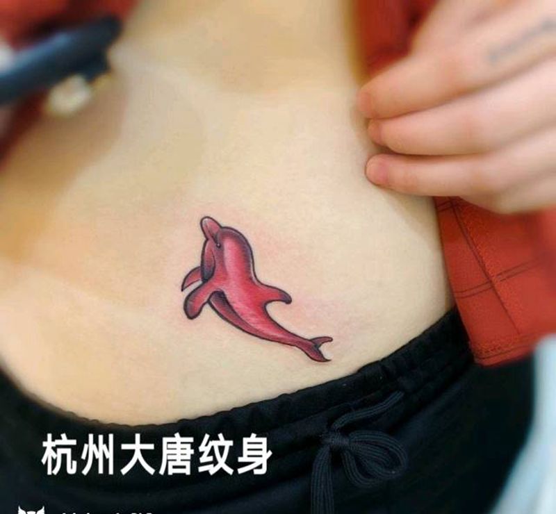 小海豚纹身图片_腹部水彩小清新纹身图案