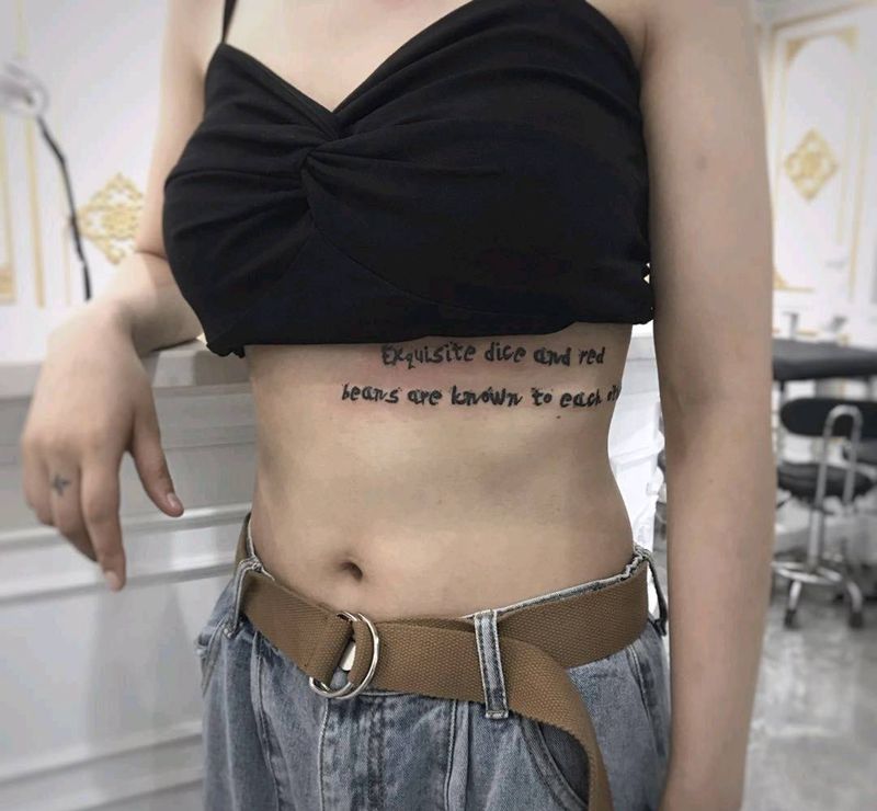 英文纹身图片_腹部腰部小清新纹身图案