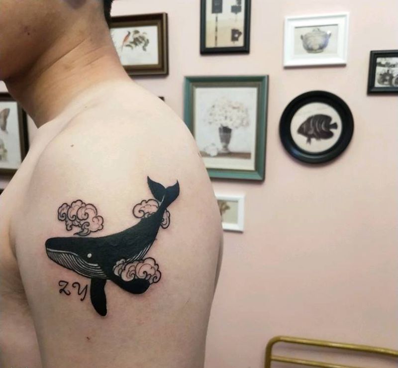 鲸鱼纹身图片_肩部几何鲸鱼纹身图案