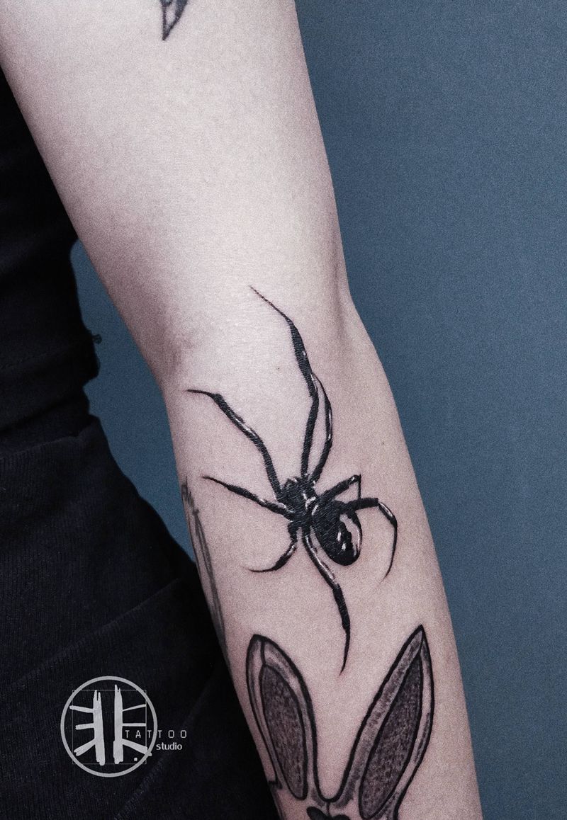 蜘蛛纹身图片_手臂Old School蜘蛛纹身图案