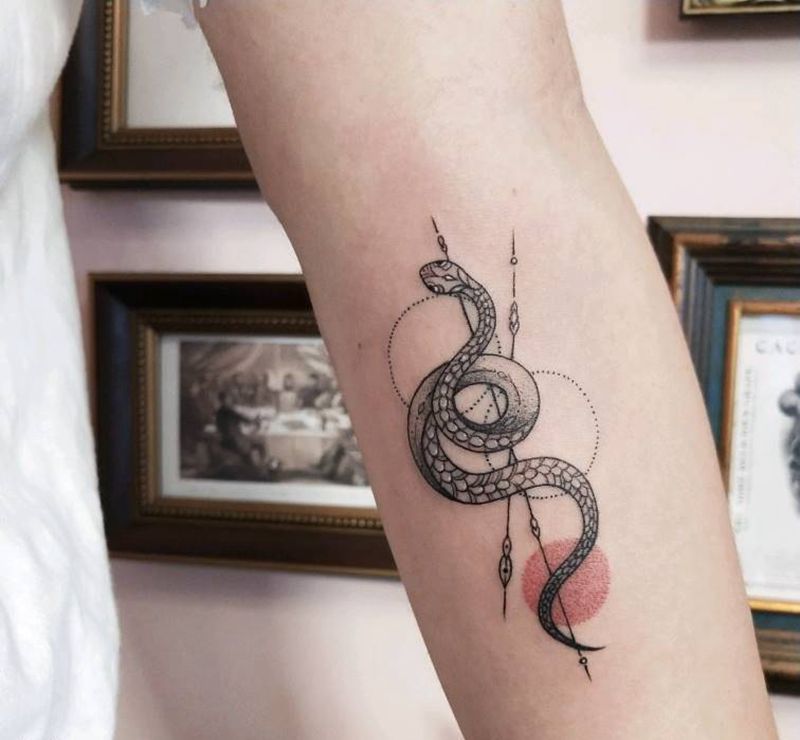 蛇  点刺纹身图片_手臂几何点刺纹身图案