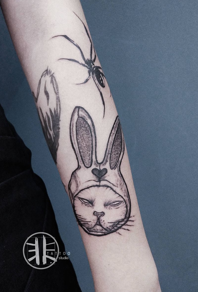 兔子纹身图片_手臂点刺Old School单针素描兔子纹身图案