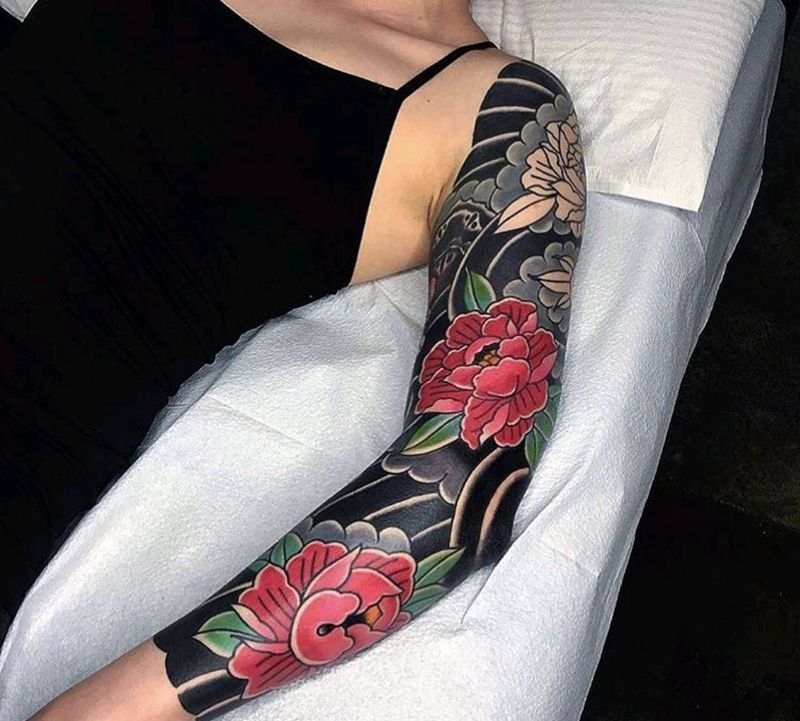 花臂纹身图片_手臂老传统水彩纹身图案