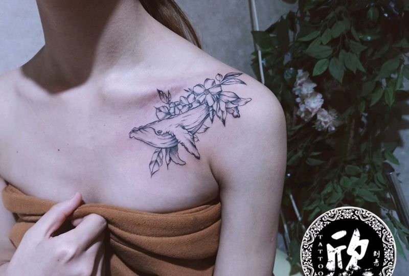 鲸鱼纹身图片_肩部纹身图案