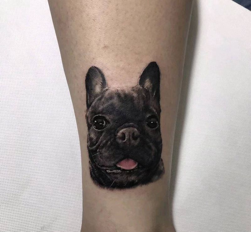 写实狗狗纹身图片_腿部欧美写实纹身图案