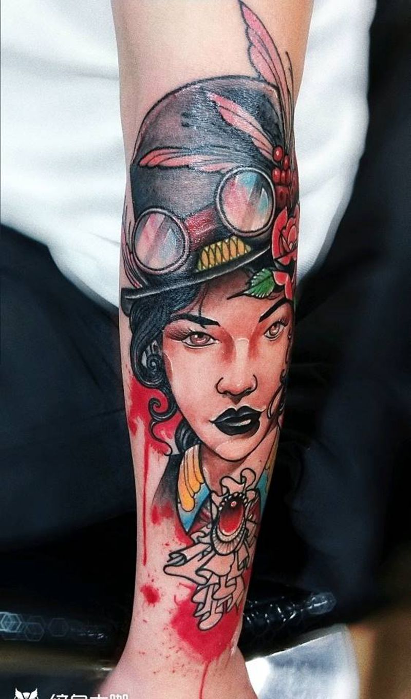 女冒险家纹身图片_手臂New School纹身图案