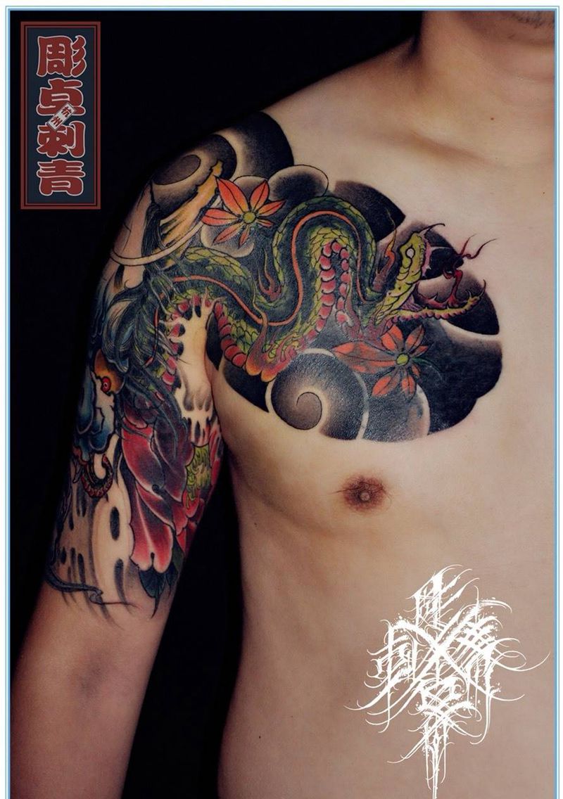 般若蛇半甲遮盖纹身图片_成品手臂胸部传统鬼神动物修改遮盖般若蛇半甲纹身图案