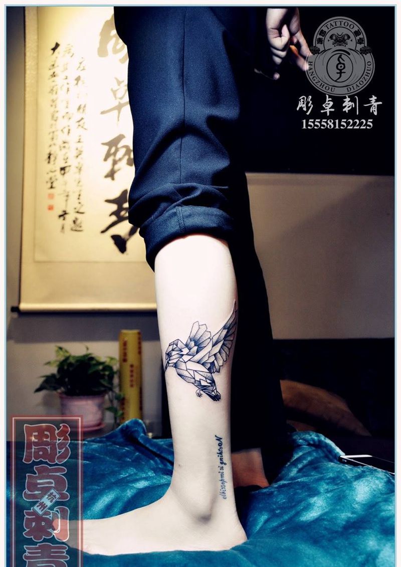 几何蜂鸟纹身图片_成品腿部欧美清新动物杭州鸟纹身图案