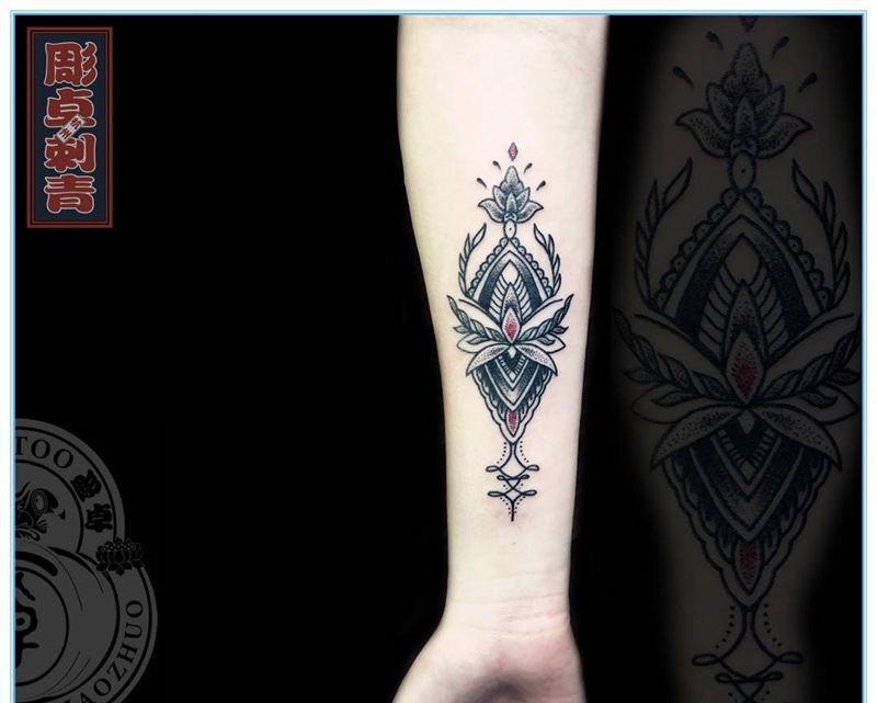 梵花纹身图片_成品手臂欧美清新植物宗教梵花纹身图案