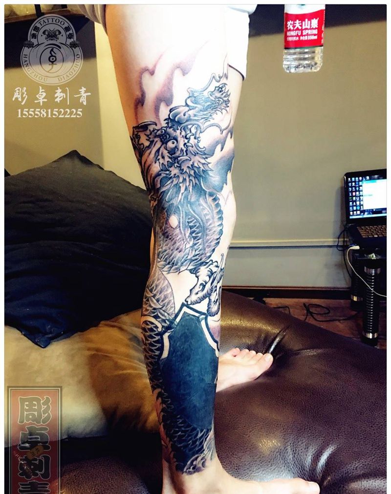 大腿龙纹身图片_成品传统腿部原创龙纹身图案