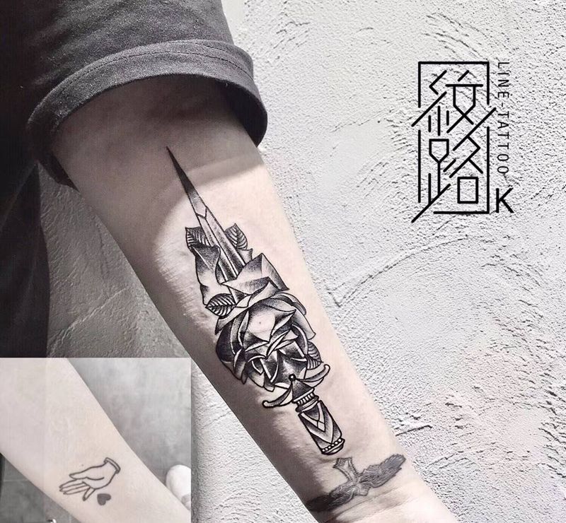 school花纹身图片_Old School遮盖纹身图案