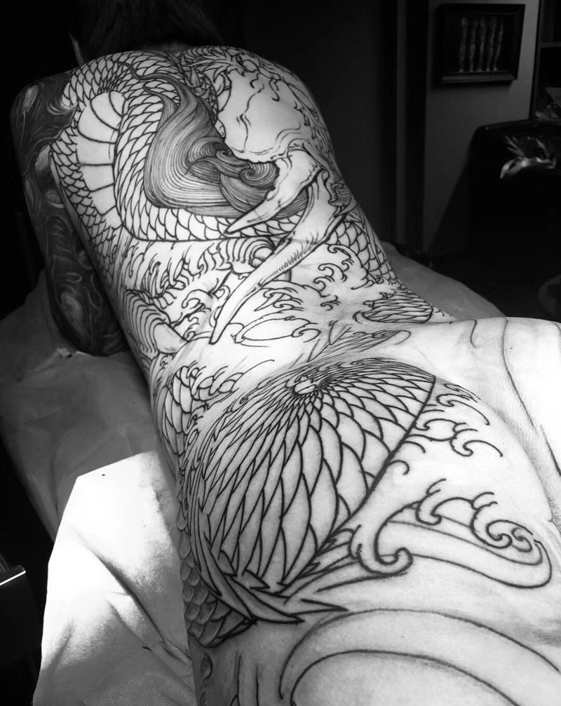 全身大龙纹身图片_腿部背部新传统纹身图案