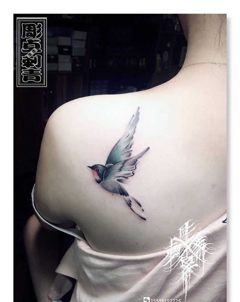 水墨燕子纹身图片_肩部水墨水彩中国风燕子纹身图案