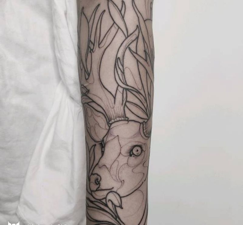 美式新传统未完成纹身图片_手臂New School欧美写实鹿植物纹身图案