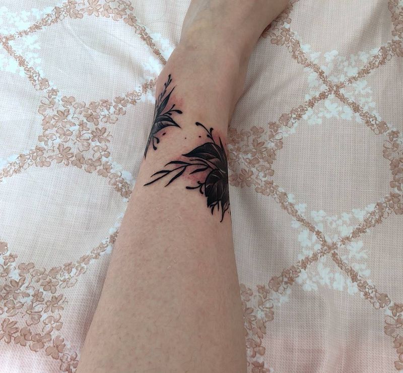 脚腕花纹身图片