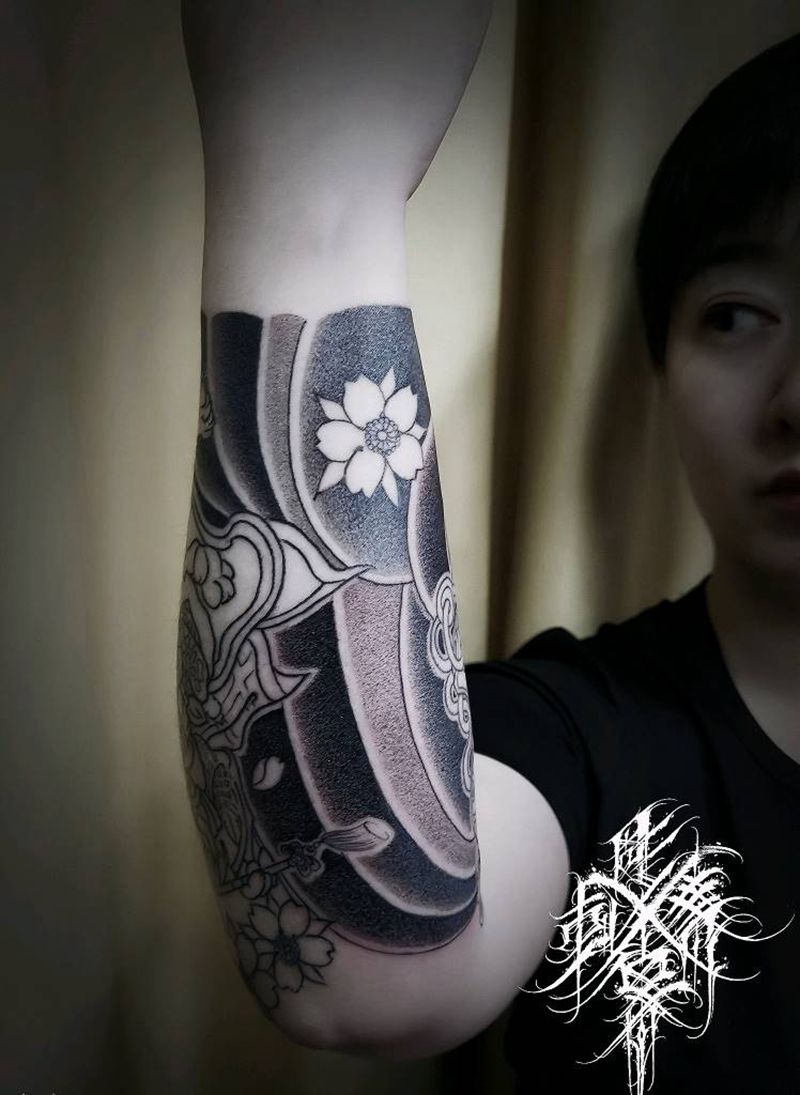 老传统包小臂未完纹身图片_手臂老传统纹身图案