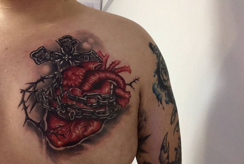 写实心脏铁链-Lisa作品纹身图片_成品胸部欧美写实宗教原创静物欧美写实纹身图案