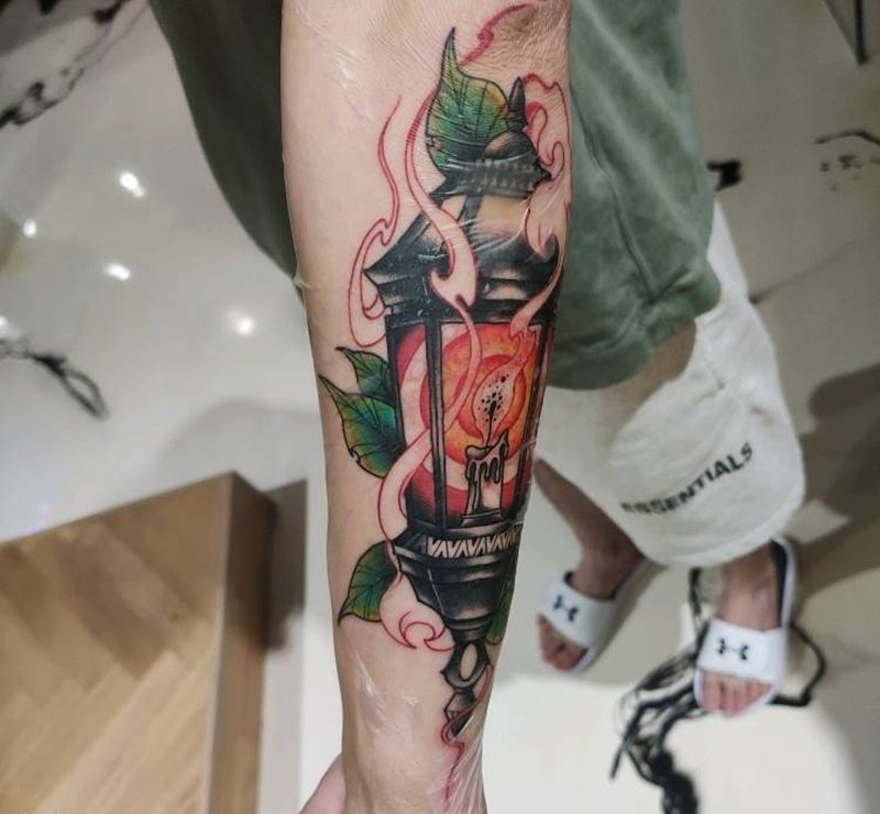 油灯未完成纹身图片_手臂Old SchoolNew School油灯火焰植物纹身图案