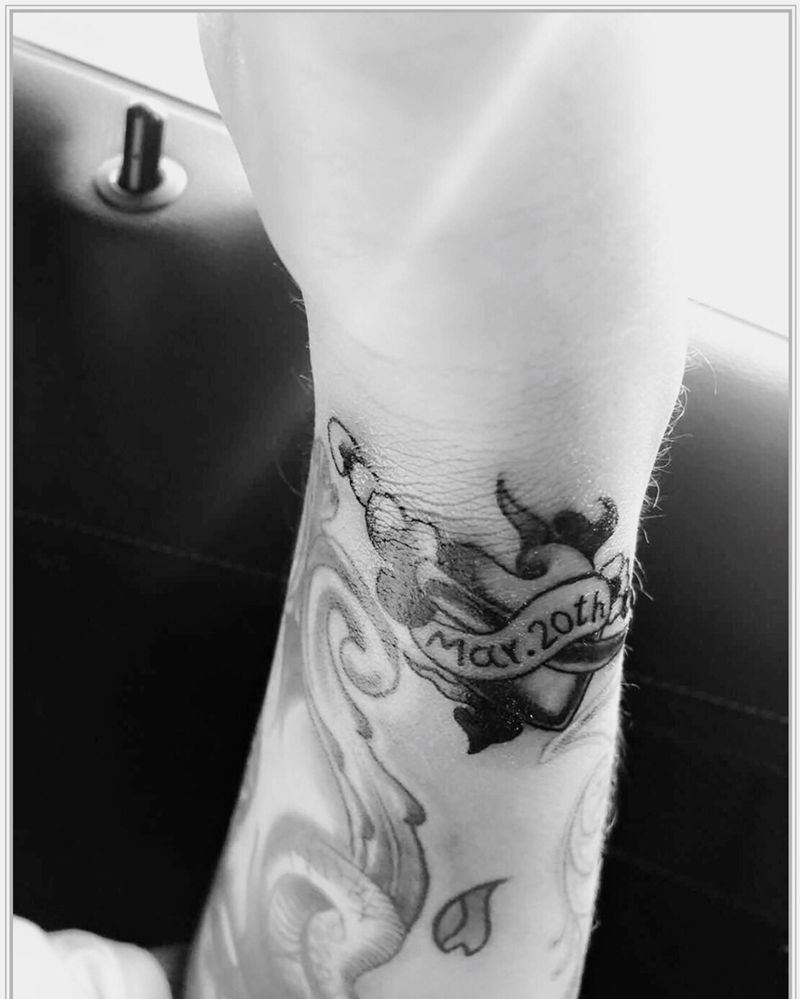 雕卓小昊作品纹身图片_成品手臂手部清新欧美school纹身图案