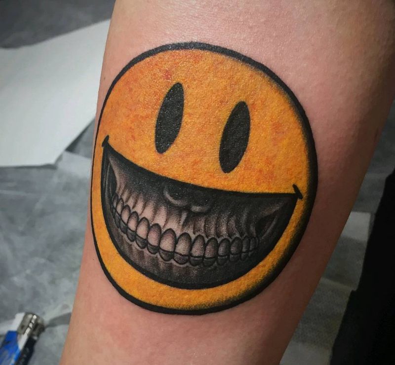 Ron English纹身图片_手臂New School笑脸骷髅卡通纹身图案