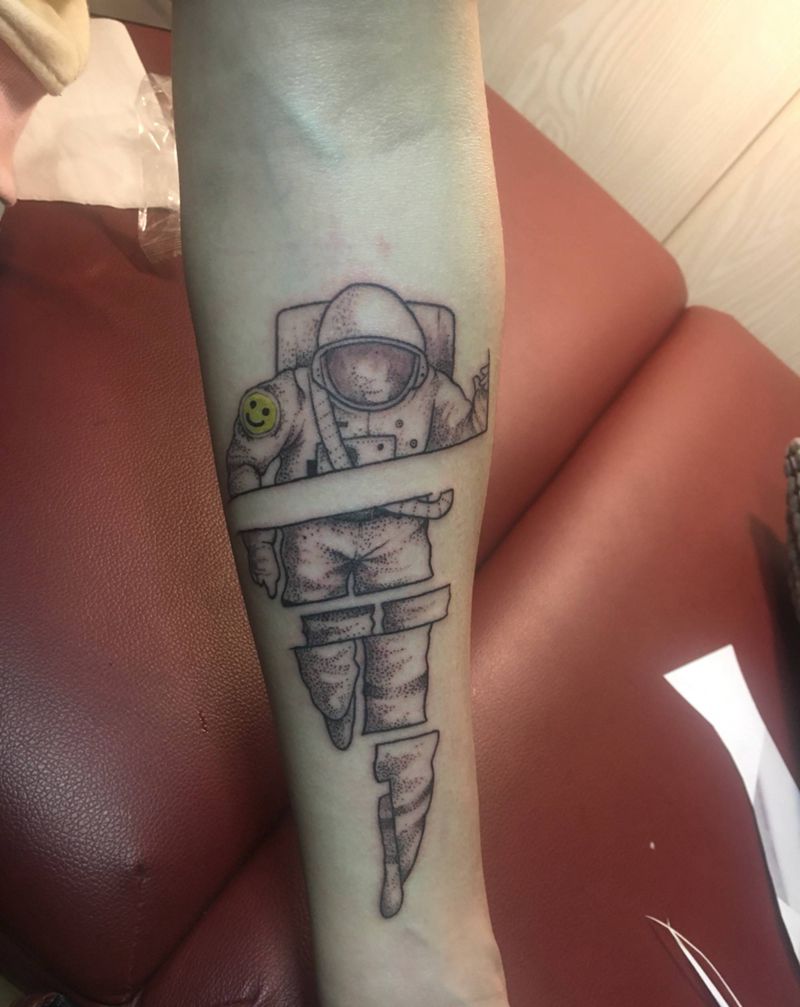 宇航员纹身图片